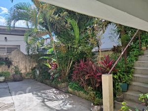 Image 13 - 895615