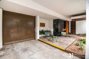Image 19 - 895616