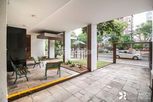 Image 18 - 895616