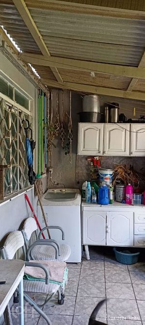 Image 5 - 895637