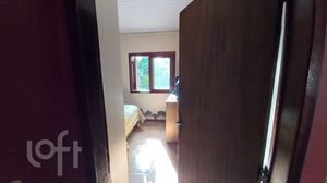 Image 20 - 895640