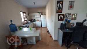 Image 9 - 895640