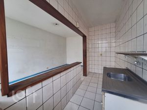 Image 5 - 895642