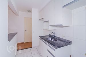 Image 17 - 895648