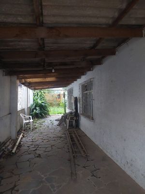 Image 1 - 895651
