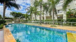 Image 1 - 895655