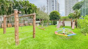 Image 3 - 895655