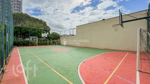 Image 10 - 895655