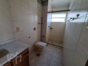 Image 32 - 895658