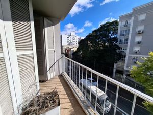 Image 23 - 895658