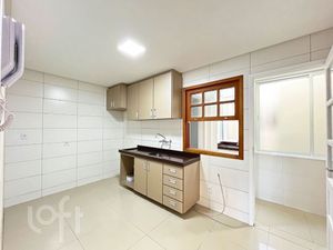 Image 9 - 895661