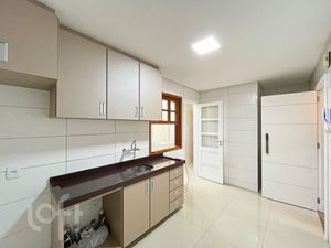 Image 8 - 895661