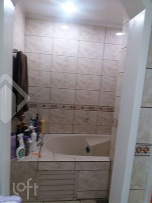 Image 8 - 895668