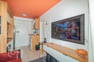 Image 8 - 895671