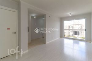 Image 30 - 895672