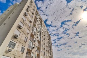 Image 4 - 895672