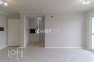 Image 32 - 895672