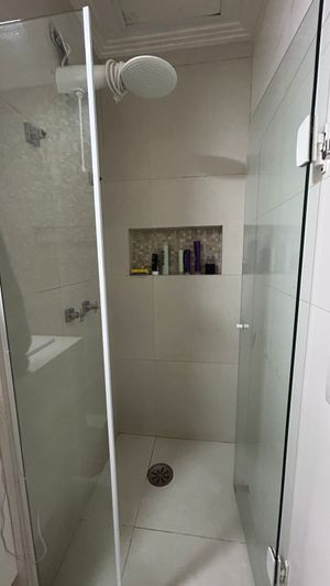 Image 11 - 895674