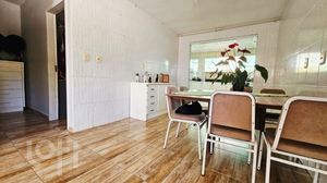 Image 6 - 895676