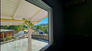 Image 9 - 895676