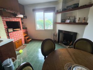 Image 10 - 895677