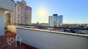 Image 29 - 895679