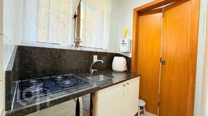Image 19 - 895679