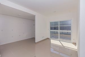 Image 1 - 895681