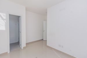Image 11 - 895681