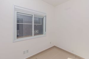 Image 19 - 895681