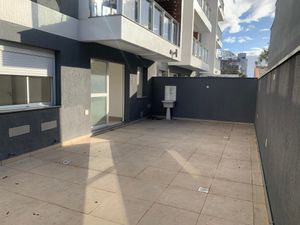 Image 9 - 895681