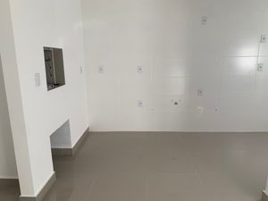 Image 3 - 895681