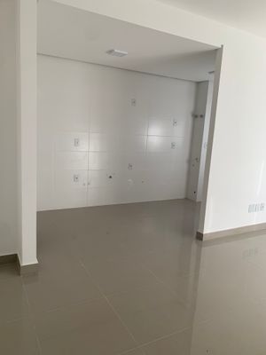 Image 2 - 895681