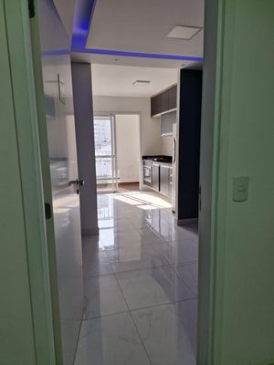 Image 10 - 895685