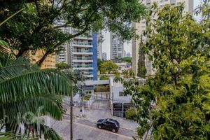 Image 33 - 895693