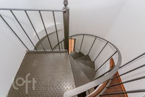 Image 32 - 895693