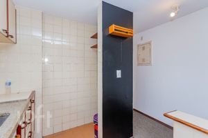 Image 7 - 895693
