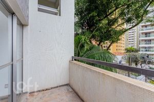 Image 3 - 895693