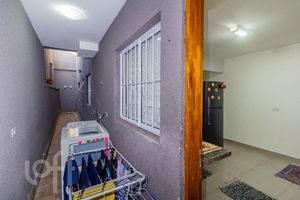 Image 8 - 895695