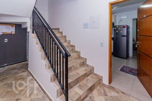 Image 17 - 895695