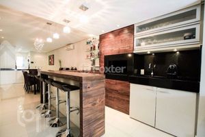 Image 9 - 895696