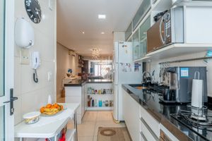 Image 9 - 895696