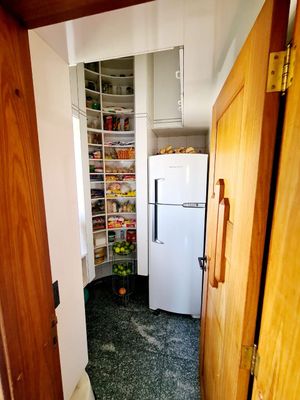 Image 8 - 895697