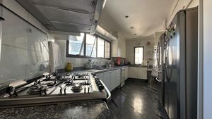 Image 30 - 895697