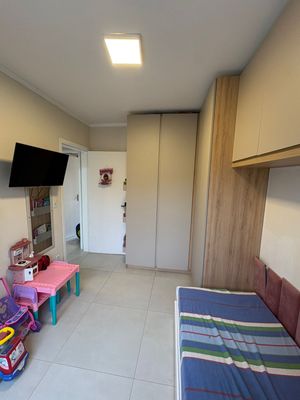 Image 15 - 895702