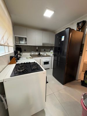 Image 19 - 895702