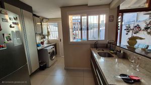 Image 3 - 895703