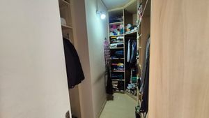 Image 12 - 895703