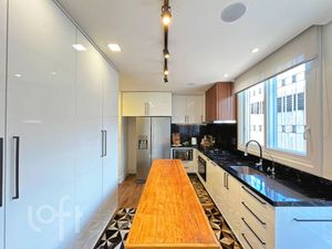 Image 18 - 895707