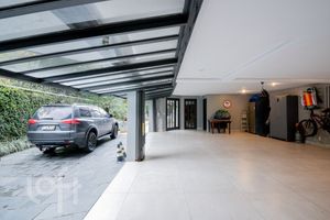 Image 31 - 895709